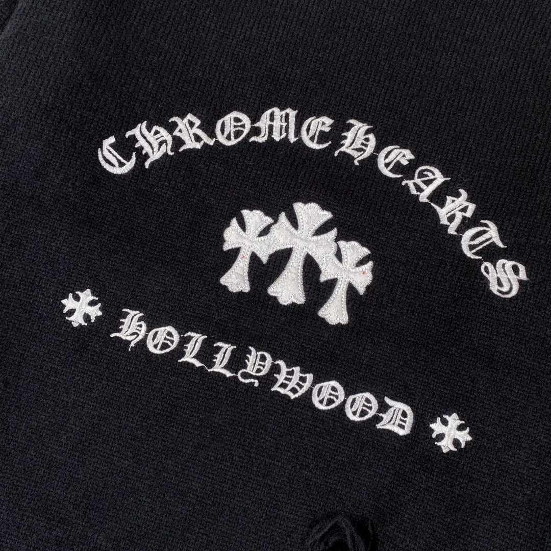 P230 High-quality Chrome Hearts CH Chrome Hearts patchwork cross hole knitted sweater pullover. The popular style is the same for men and women. It is matched with black and white. It looks good in real life. The upper body is good-looking. It looks good in daily wear. It is even more photogenic. It’s hard not to buy it. Buy it for me!!! Believe me, no one can refuse such a long Chrome Hearts jacket. The version has been expanded based on the old version. The upper body is loose and stylish, and the hem is expanded to a casual design. Fat people look extremely slim, thin people have limited height and high-end. Ten thousand yuan ZP printing, 1:1 perfect restoration, looks good when worn alone or stacked, can be easily controlled by both men and women. If you care more about quality, you must also respect the price. It is completely different from the thin see-through bottoms and junk products on the market that pill when worn. If the style makes you shine at a glance, then quality is what you should pay more attention to. Compared with price, we focus on quality. Customers who have received my products all know it. ️️️ Sweaters on the market are generally made of bract core yarn. We use modal. The advantages over core-spun yarn are very intuitive: high cost, high price, high density, relatively expensive for developers, and let us make a lot less money. In addition, it is delicate, has no scum on the upper body, resists pilling, and is high-end. We are conscientious sellers and do not use core-spun yarn. Apart from being cheap, core-spun yarn is really useless. It shrinks, pills, hooks, and makes people pierced. He is proficient in everything. It is 2024. Who doesn’t want to look decent when they go out? Quality determines the upper body effect. No matter how bad the quality, the best style is still the temperament of the urban-rural fringe. We only do long-term business. Quality determines character. Take it back and wear it with confidence and wash it. The quality of the pattern will definitely make your eyes shine. We only make the right version of high quality. We make high-end hard goods. Reject junk goods and reject fast food. Conscientious quality and conscientious price. You deserve it!  Color: Black White Gray Red Size: S M L